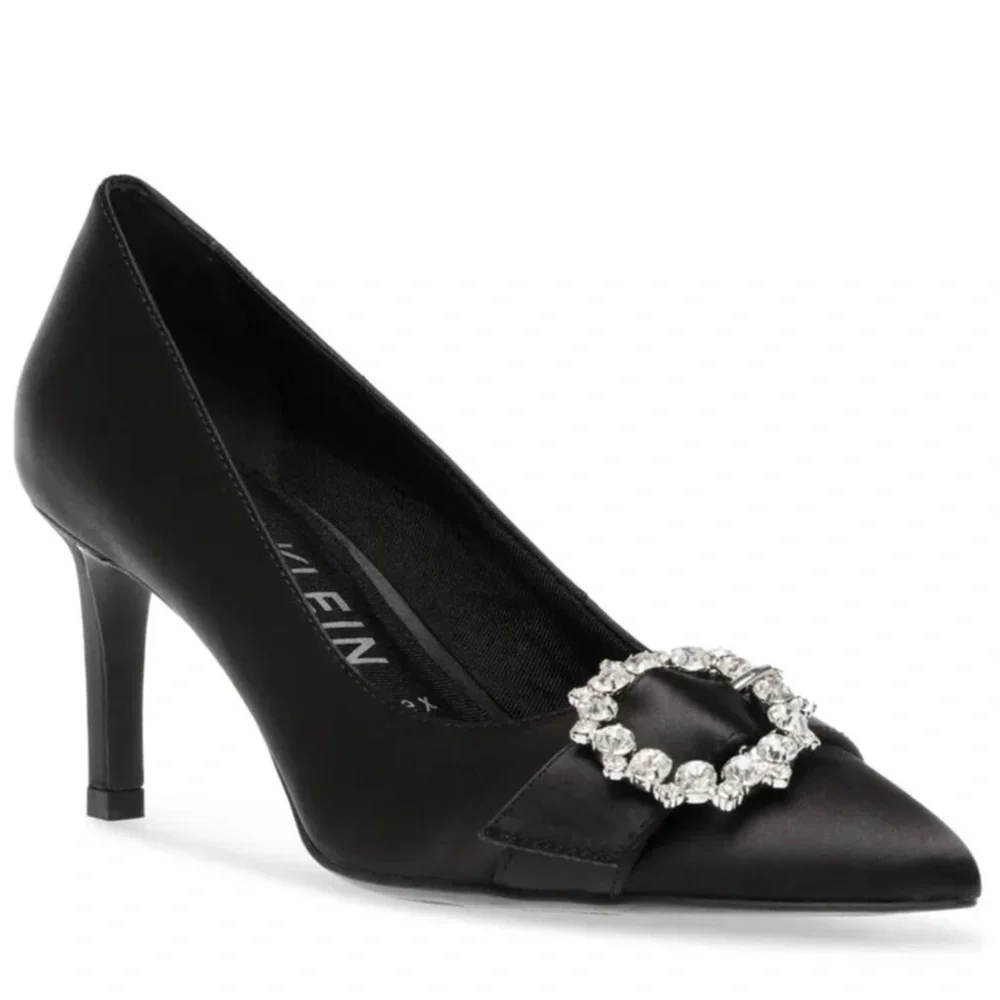 Anne Klein Raylee black satin pumps with rhinestone brooch detail Size 9.5